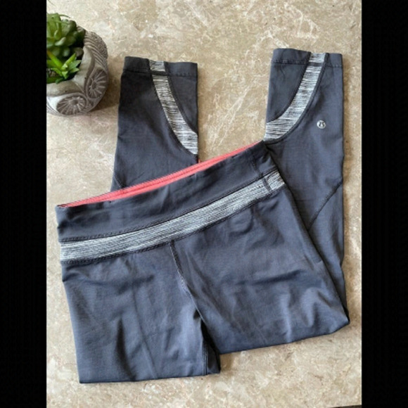 𝅺lululemon Run: Inspire Crop II Coal/Heathered - Picture 1 of 7